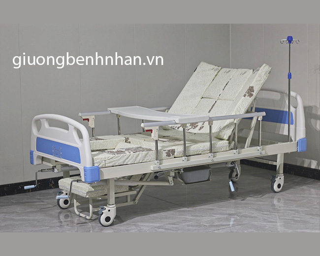 giường bệnh nhân tay quay tại Bình Định